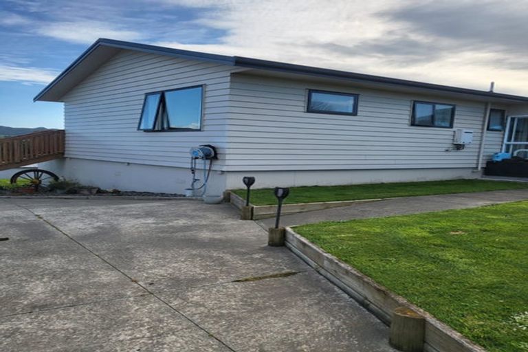 Photo of property in 1 Watts Street, Waipawa, 4210