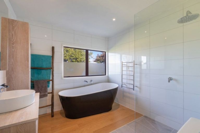 Photo of property in 66 Waiteitei Road, Wellsford, 0974