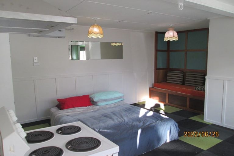 Photo of property in 6 Aranui Street, Maupuia, Wellington, 6022