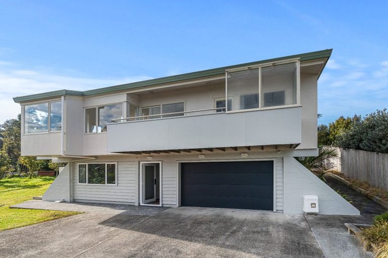 Photo of property in 4/7 Radiata Lane, Chatswood, Auckland, 0626