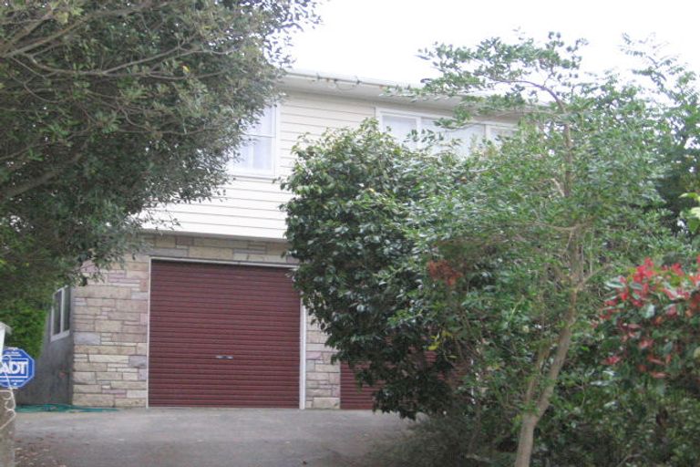 Photo of property in 16a Olivia Crescent, Tawa, Wellington, 5028