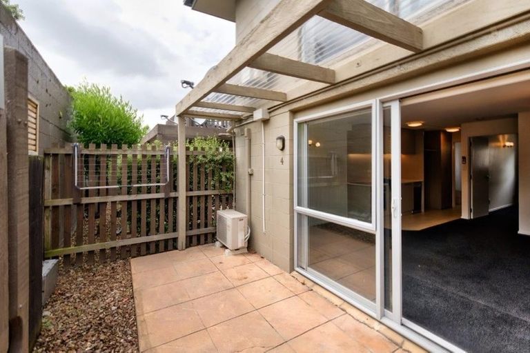 Photo of property in 4/290 Barbadoes Street, Christchurch Central, Christchurch, 8011