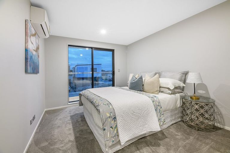 Photo of property in 32 Hea Road, Hobsonville, Auckland, 0616