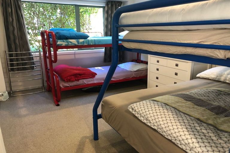 Photo of property in 21 Amelia Crescent, Waikawa, Picton, 7220