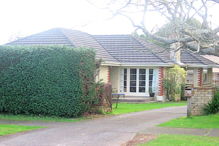Photo of property in 25 Youngs Road, Papakura, 2110