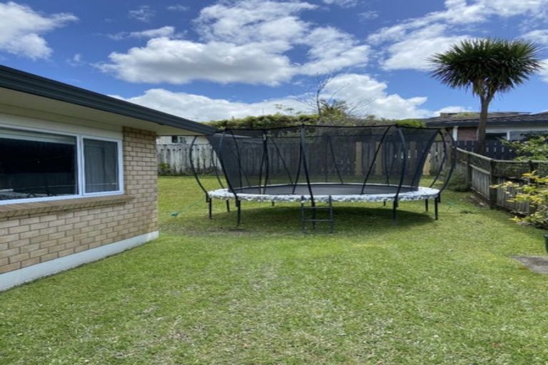 Photo of property in 118 Lakeside Drive, Orewa, 0931