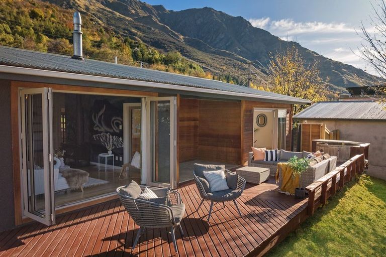 Photo of property in 38 Mcchesney Road, Arthurs Point, Queenstown, 9371