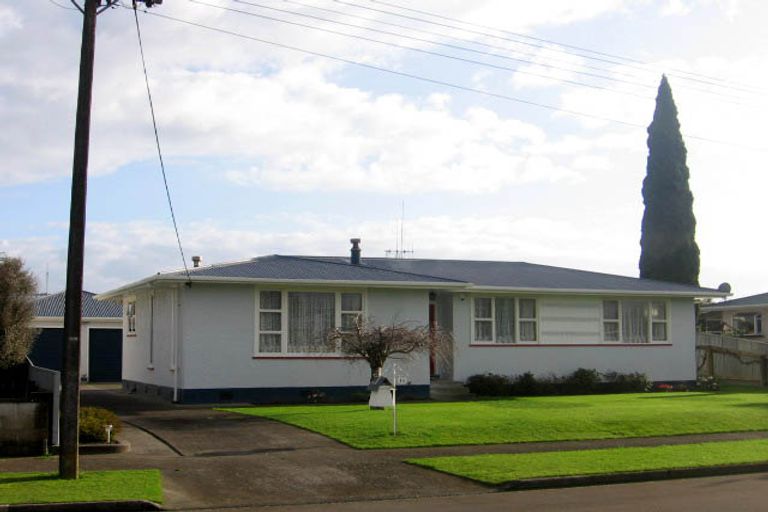 Photo of property in 11 Marsden Place, Awapuni, Palmerston North, 4412