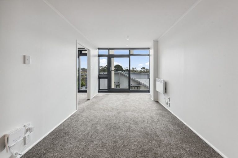 Photo of property in 5e/30 Westward Ho, Glen Eden, Auckland, 0602