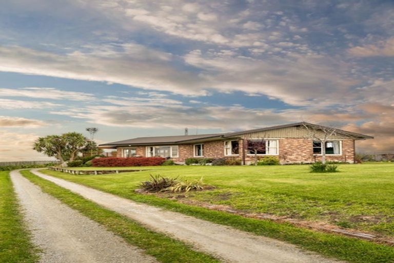 Photo of property in 229 Waihao Back Road, Waimate, 7979
