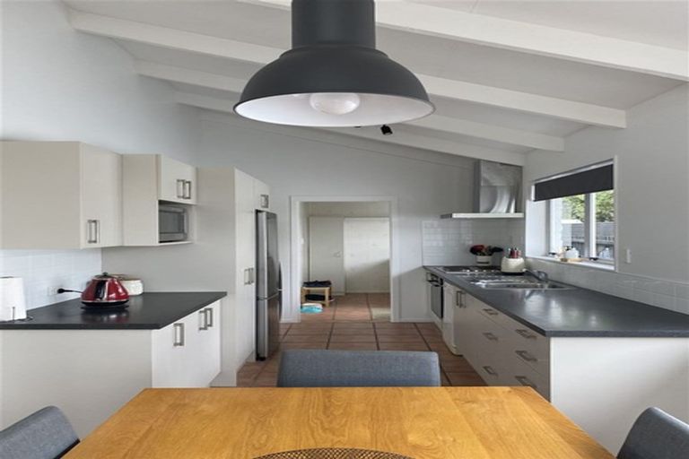 Photo of property in 10 Glen Place, Parklands, Christchurch, 8083