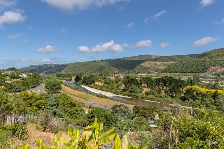 Photo of property in 12 Castle Crescent, Stokes Valley, Lower Hutt, 5019