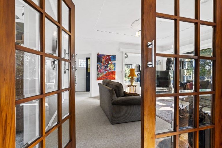 Photo of property in 69 Domett Street, Opunake, 4616