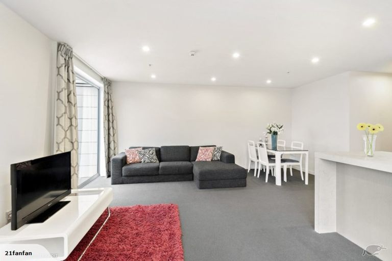 Photo of property in Monument Apartments, 4i/245 Wakefield Street, Te Aro, Wellington, 6011