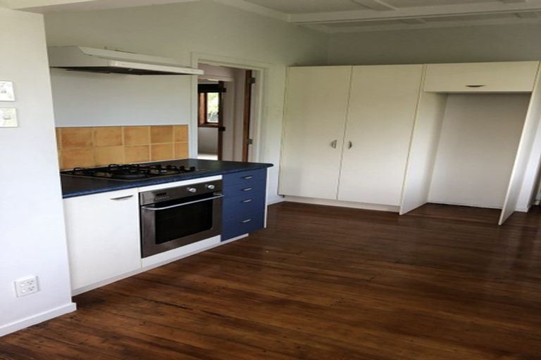 Photo of property in 2/13 Waitemata Road, Hauraki, Auckland, 0622