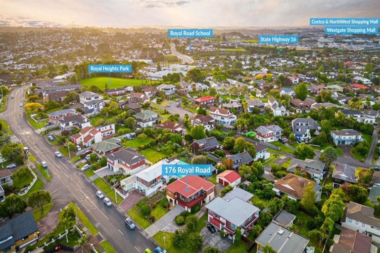 Photo of property in 176 Royal Road, Massey, Auckland, 0614
