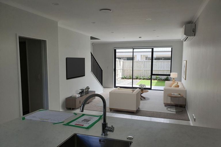 Photo of property in 49 Periko Way, Takanini, 2112