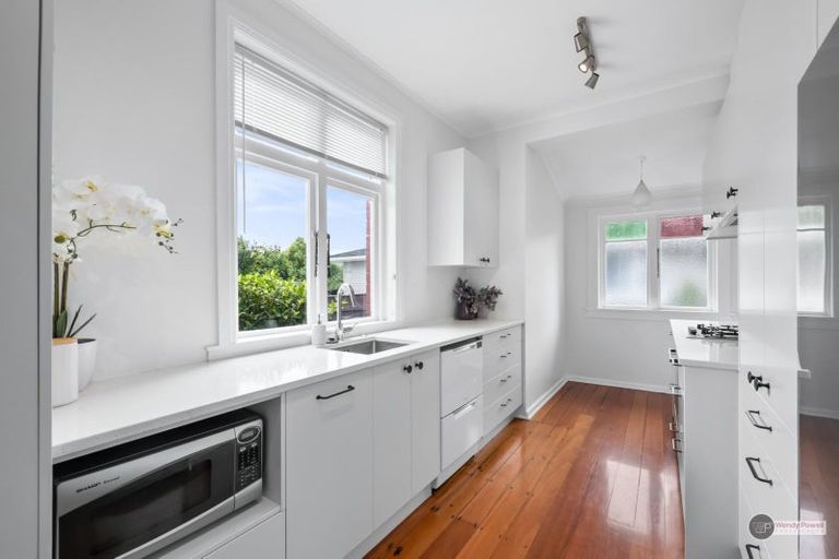 Photo of property in 17 Collingwood Street, Waterloo, Lower Hutt, 5011