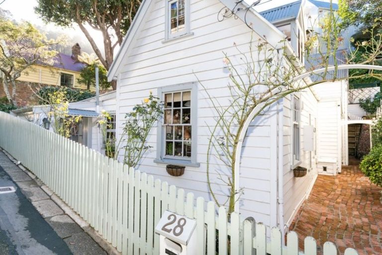 Photo of property in 28 Ascot Street, Thorndon, Wellington, 6011