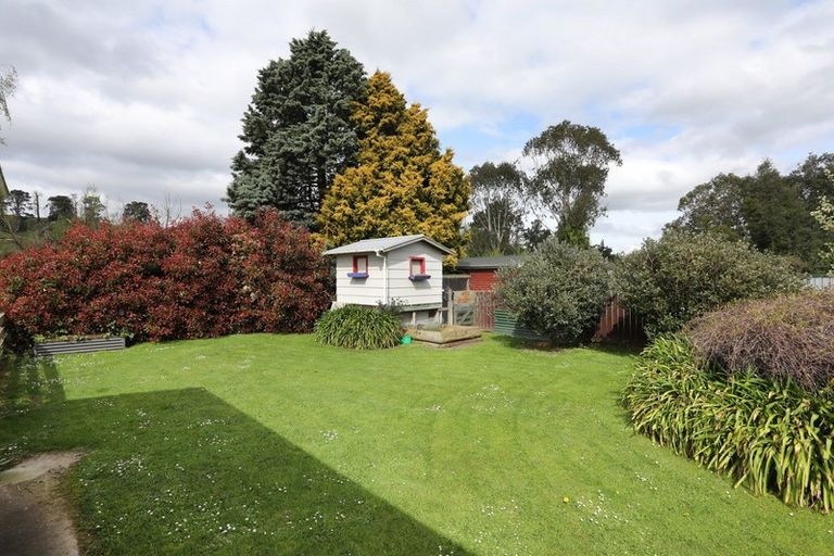 Photo of property in 14 Ongo Road, Hunterville, 4730