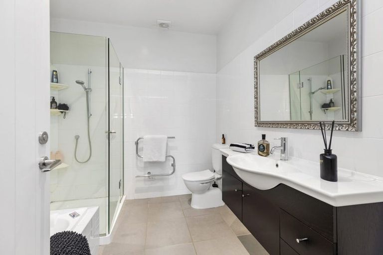 Photo of property in 43a Poto Road, Normandale, Lower Hutt, 5010