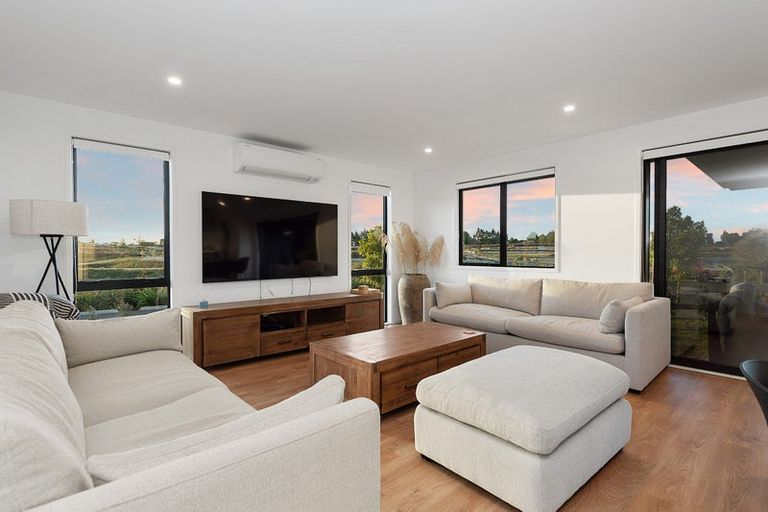 Photo of property in 33 Te Paea Avenue, Karaka, 2124