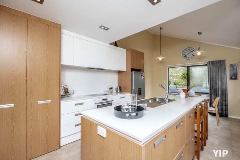 Photo of property in 4 Meadowcroft Grove, Johnsonville, Wellington, 6037