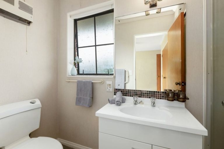 Photo of property in 27 Waddington Drive, Naenae, Lower Hutt, 5011