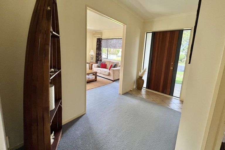 Photo of property in 9 Buckingham Place, Rototuna North, Hamilton, 3210