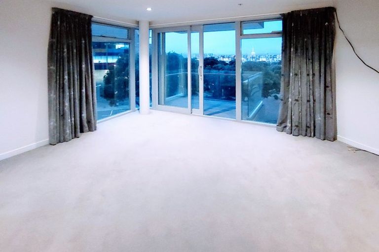 Photo of property in Piermont Apartments, 4i/82 Cable Street, Te Aro, Wellington, 6011