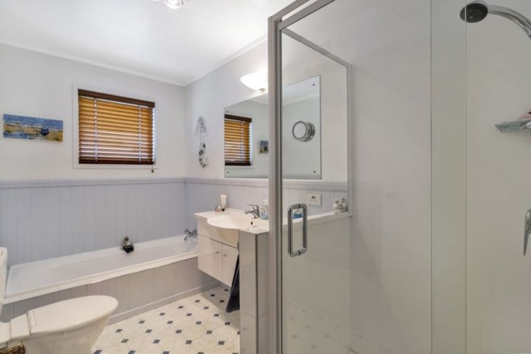 Photo of property in 18 Potts Road, Whitford, Howick, 2571