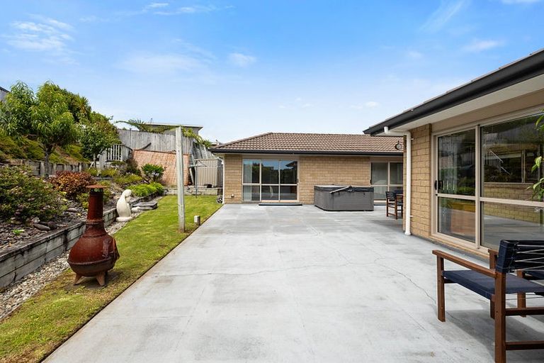 Photo of property in 27 Redwood Crescent, Hurdon, New Plymouth, 4310