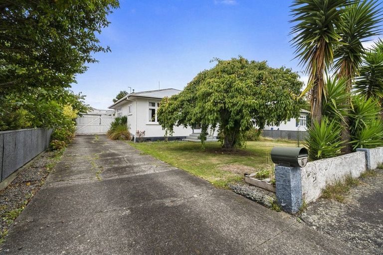 Photo of property in 7 Hobson Place, Takaro, Palmerston North, 4412