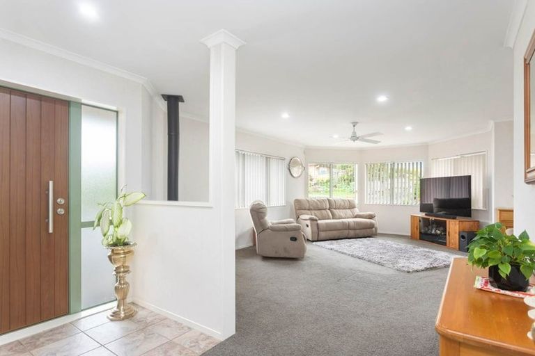 Photo of property in 23 Highfields Terrace, Henderson, Auckland, 0612