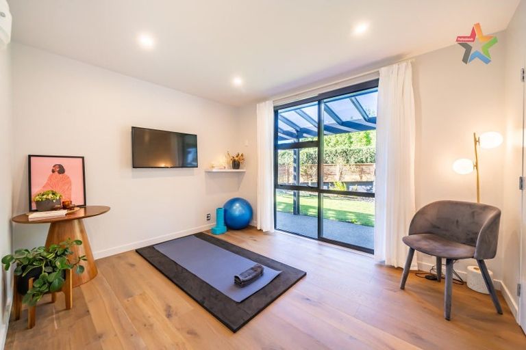 Photo of property in 22 Mount Marua Drive, Timberlea, Upper Hutt, 5018