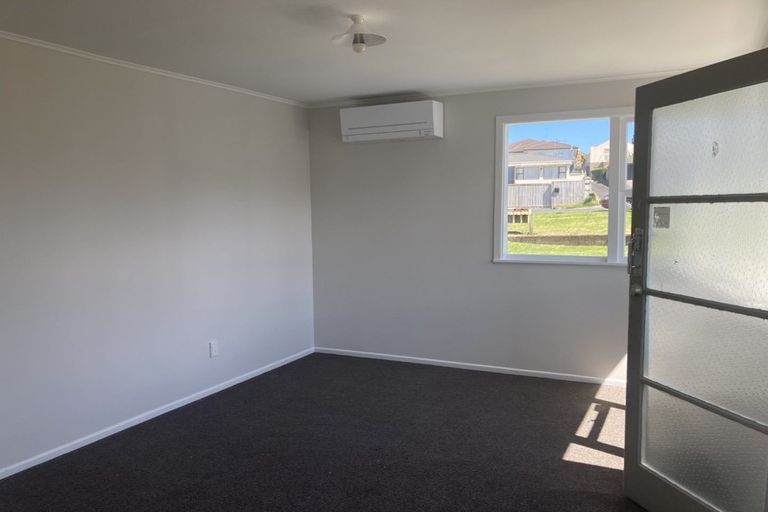 Photo of property in 15 Stamford Park Road, Mount Roskill, Auckland, 1041