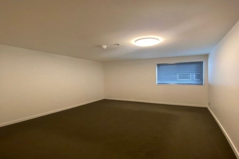 Photo of property in Montreaux Apartments, 4h/164 The Terrace, Wellington Central, Wellington, 6011