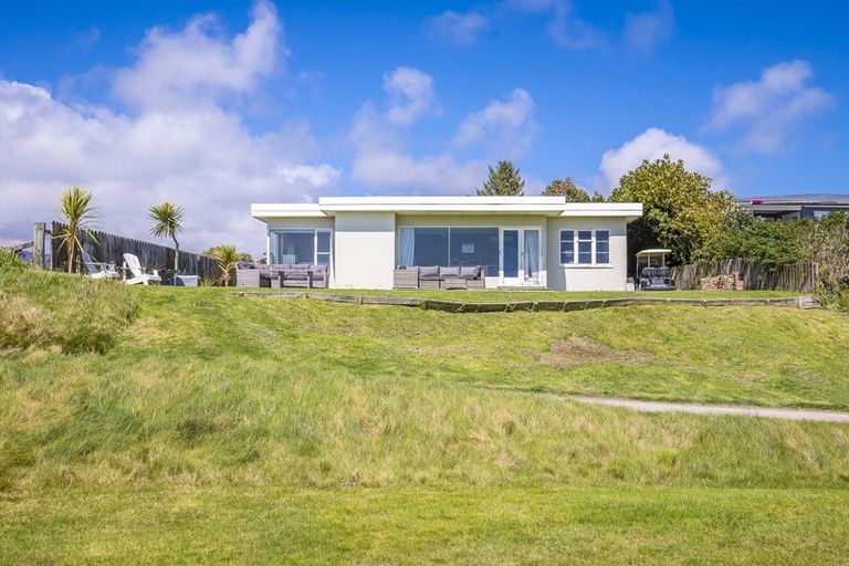 Photo of property in 15 Eatwell Avenue, Paraparaumu Beach, Paraparaumu, 5032