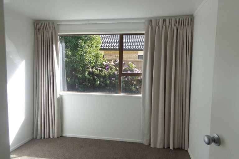 Photo of property in 206 Royal Road, Massey, Auckland, 0614