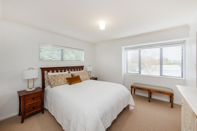 Photo of property in 3 Winston Avenue, Hokowhitu, Palmerston North, 4410