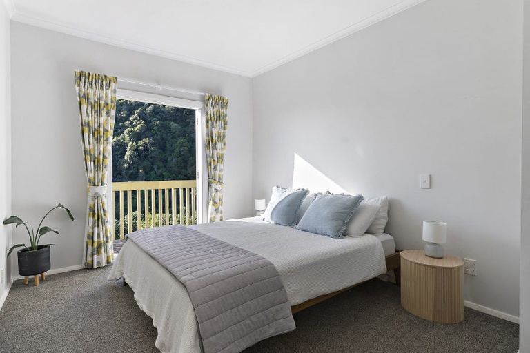 Photo of property in 40 Rona Street, Eastbourne, Lower Hutt, 5013