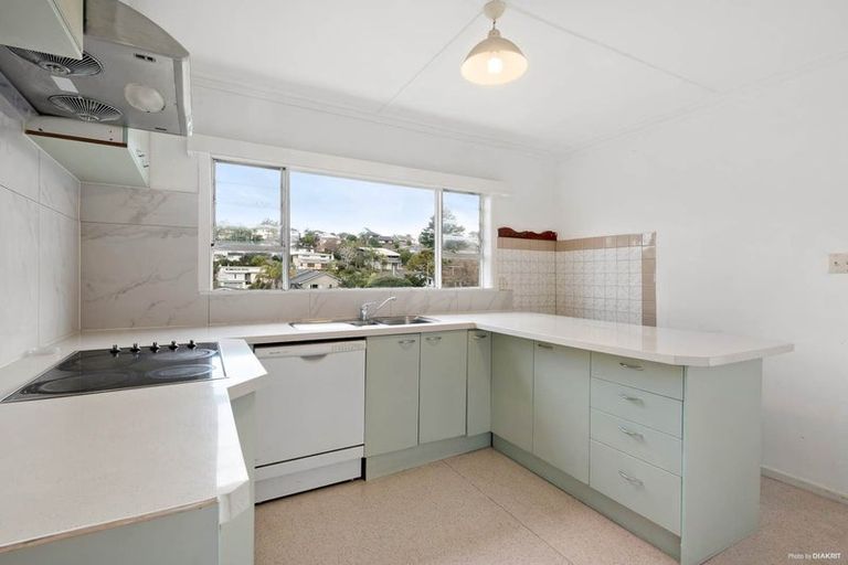 Photo of property in 26 Matipo Road, Mairangi Bay, Auckland, 0630