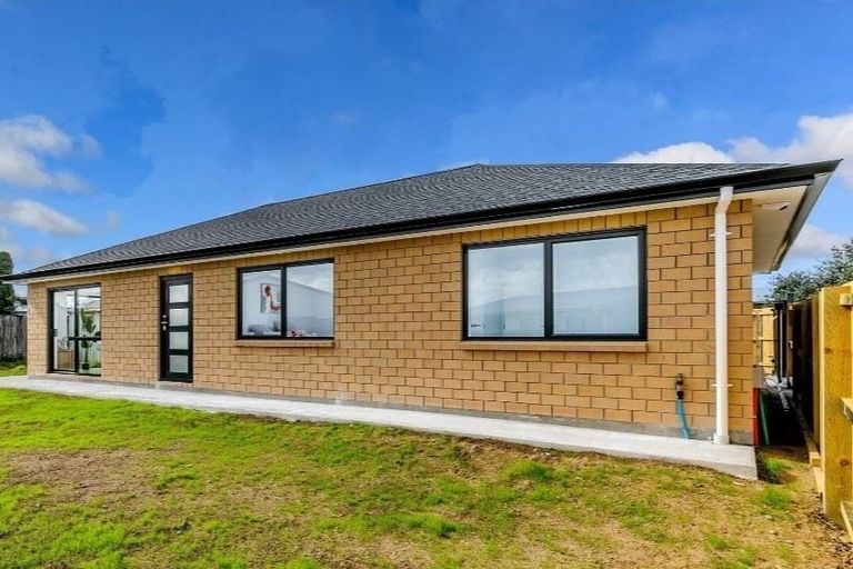 Photo of property in 1/25 Kennington Drive, Clendon Park, Auckland, 2103