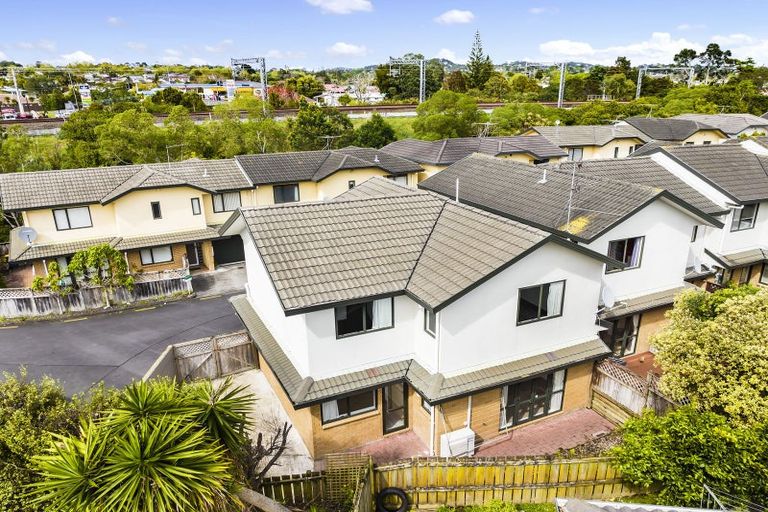 Photo of property in 1/2 Arawa Street, New Lynn, Auckland, 0600