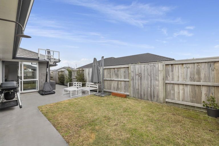 Photo of property in 8 Kanapa Close, Papamoa, 3118