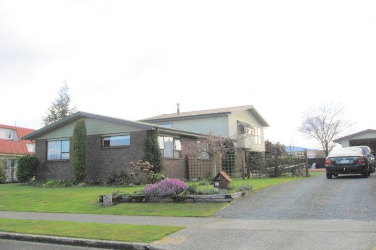 Photo of property in 11 Bowen Street, Te Anau, 9600