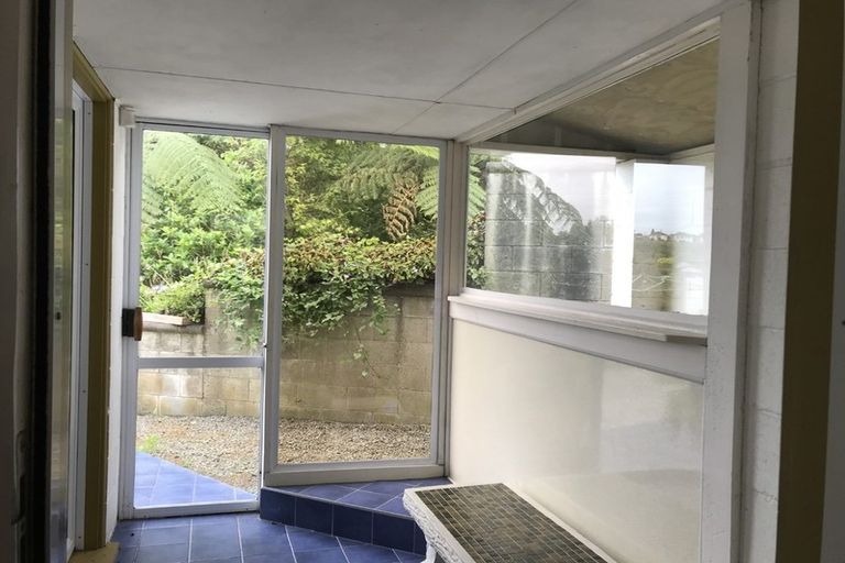 Photo of property in 102 Awanui Street, Merrilands, New Plymouth, 4312