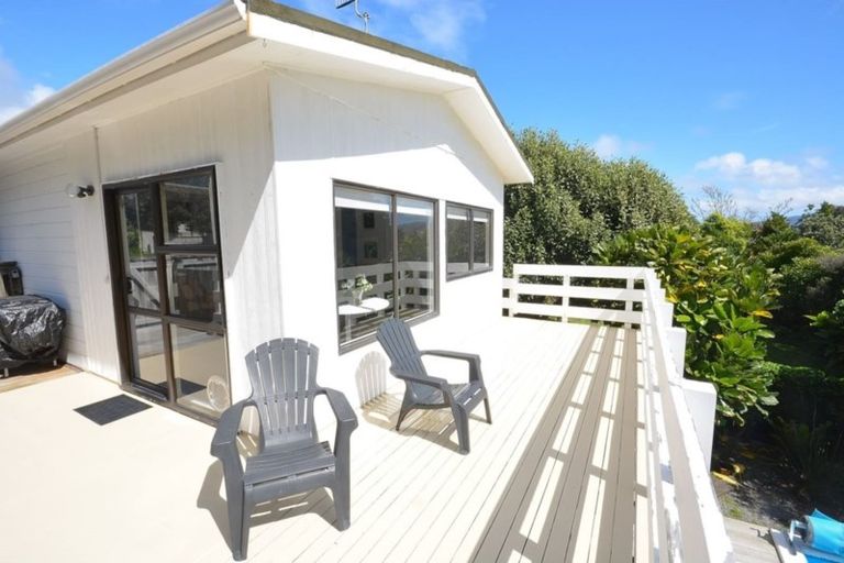 Photo of property in 1 Island View Terrace, Waikanae Beach, Waikanae, 5036