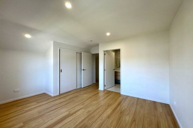 Photo of property in 523f Pakuranga Road, Howick, Auckland, 2010