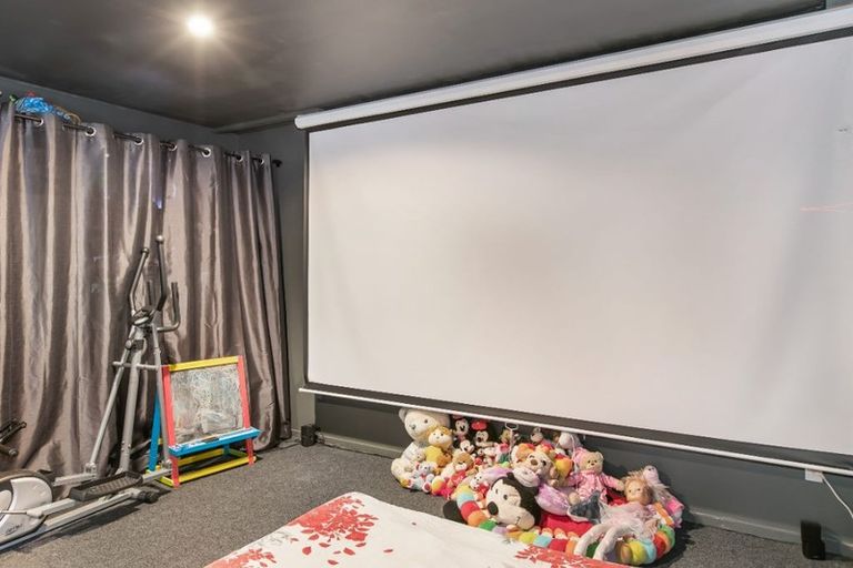 Photo of property in 113e Sunnyside Road, Sunnyvale, Auckland, 0612